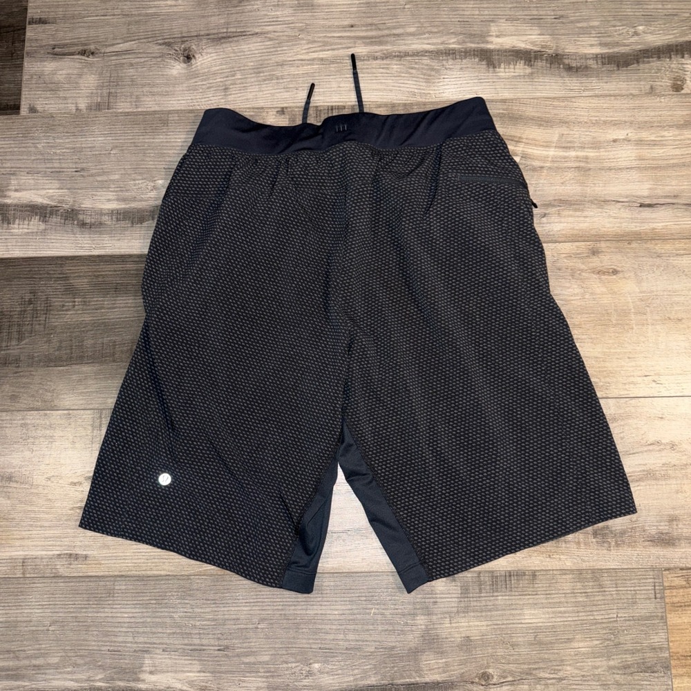 Lululemon T.H.E. Short 11"‎ Linerless Mens L Black Pattern Training Gym - Picture 2 of 6